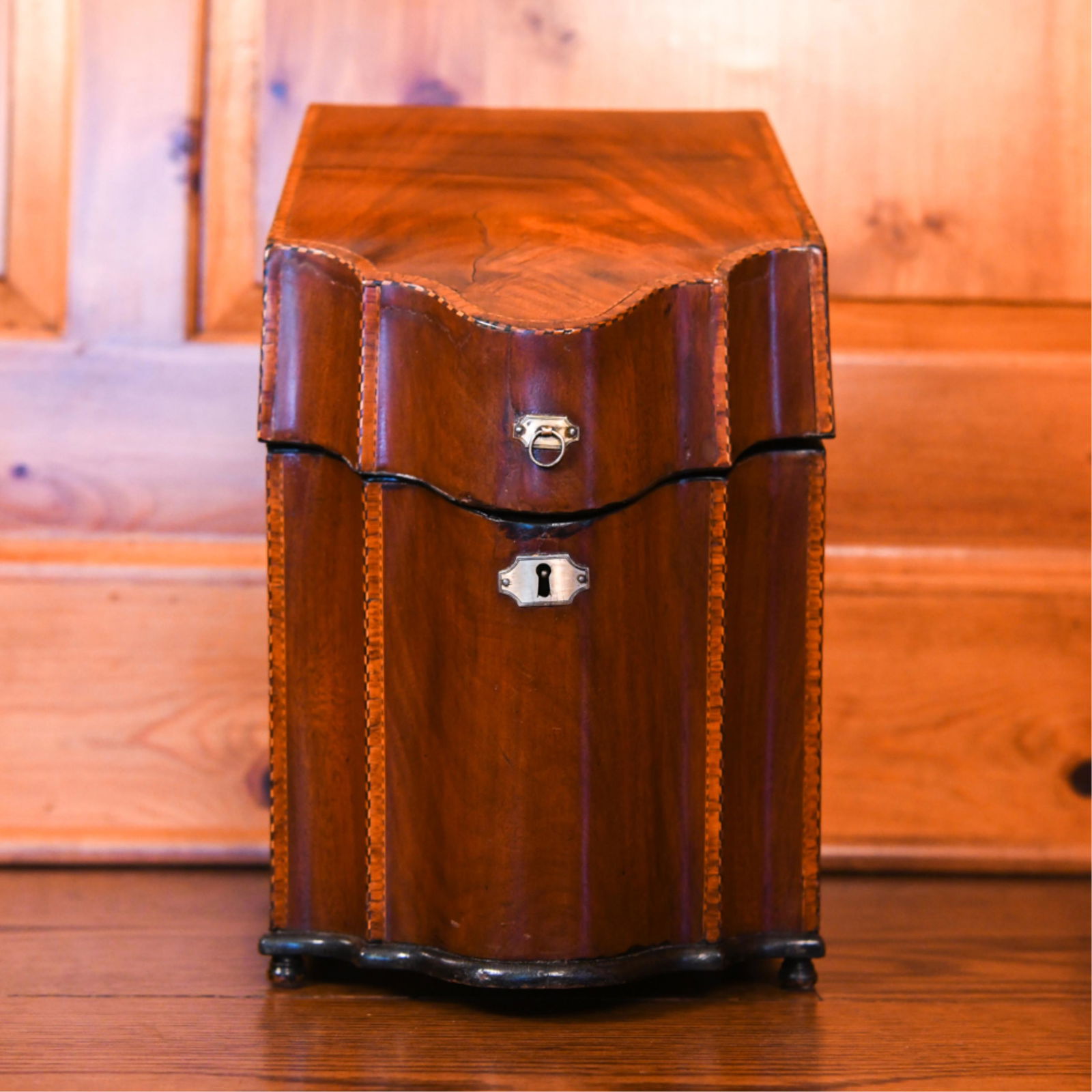 19TH C. GEORGIAN STYLE INLAID KNIFE BOX (1 of 17)