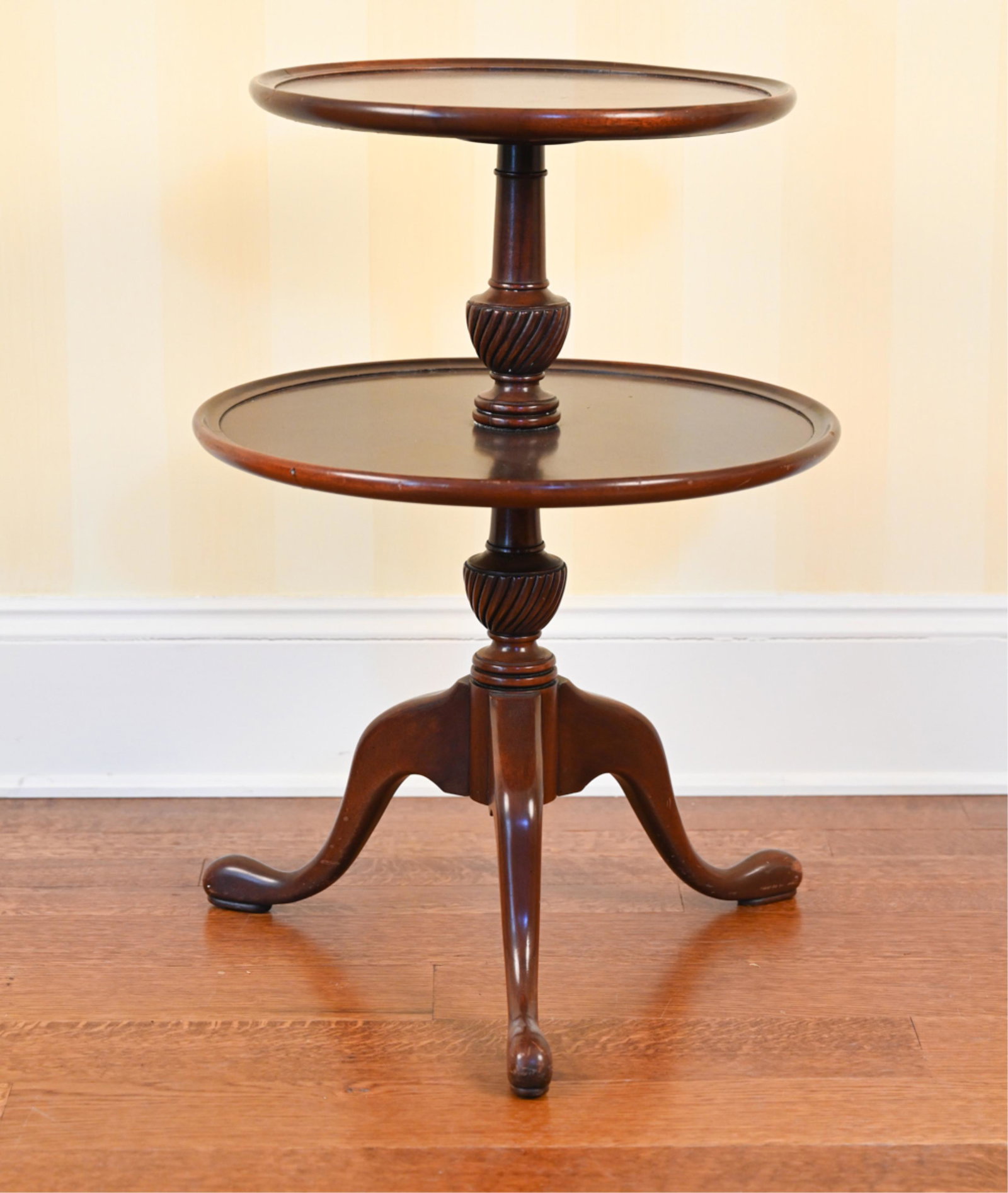QUEEN ANNE STYLE TWO-TIER SIDE TABLE (1 of 9)