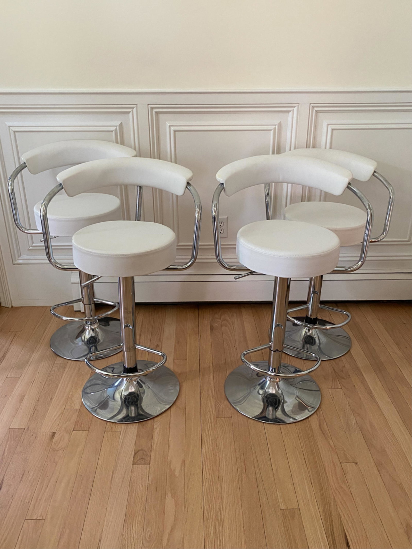 (4) CONTEMPORARY BAR STOOLS (1 of 8)