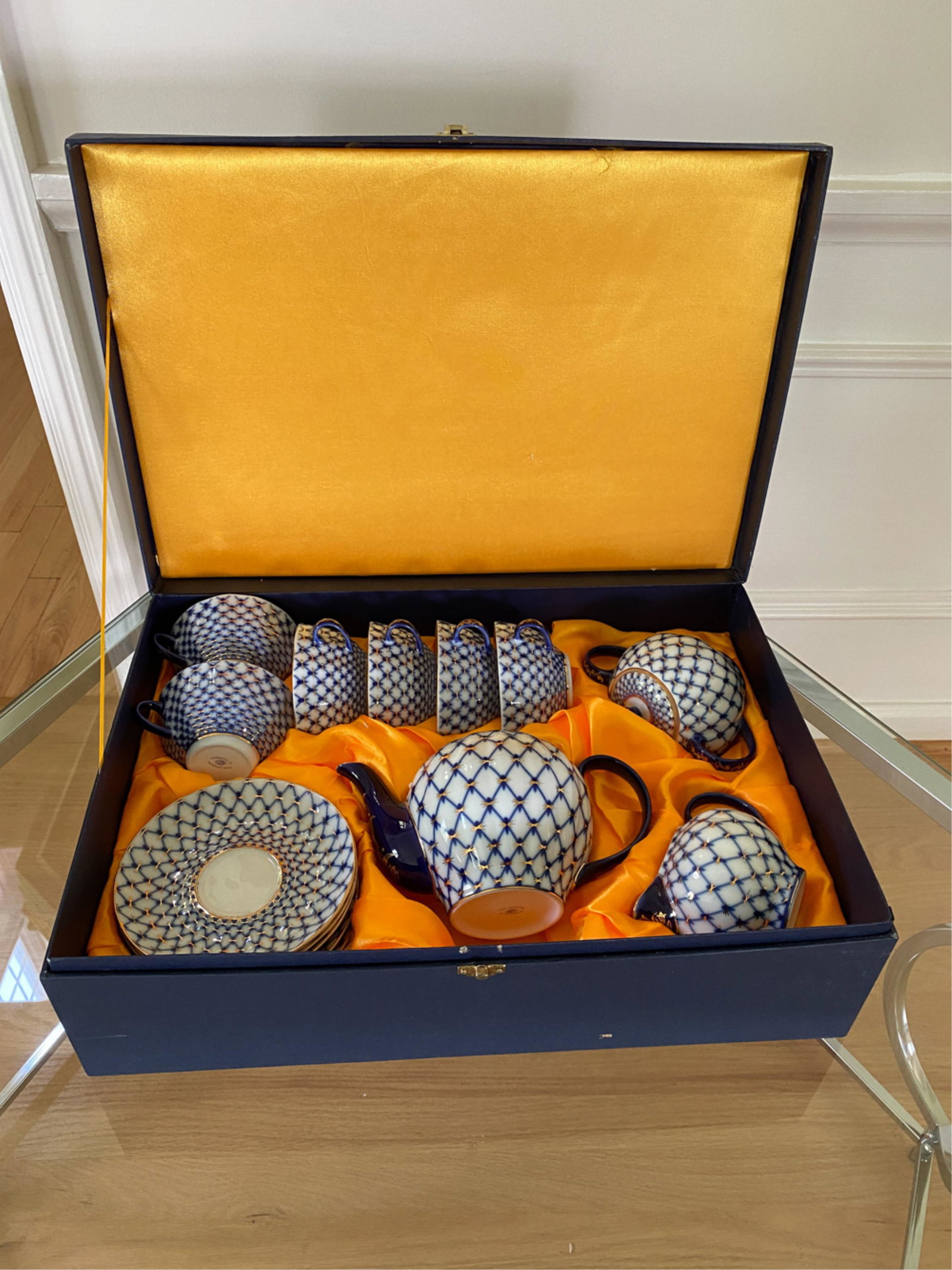 CASATI ARAMCO IMPORTS TEA SET (1 of 13)