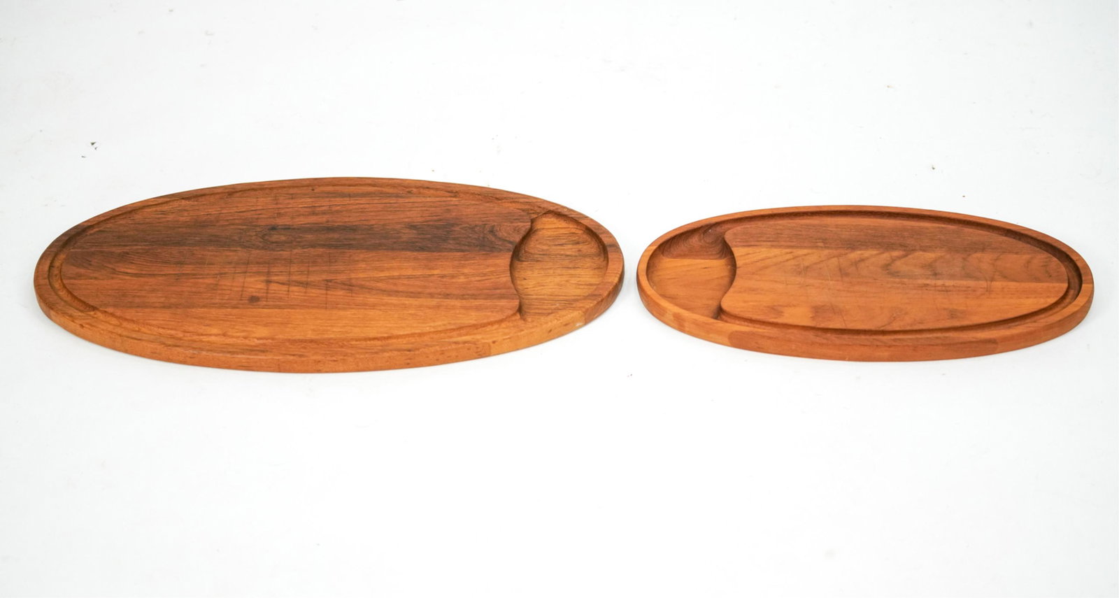 (2) DANSK JENS QUISTGAARD TEAK CARVING BOARDS (1 of 11)