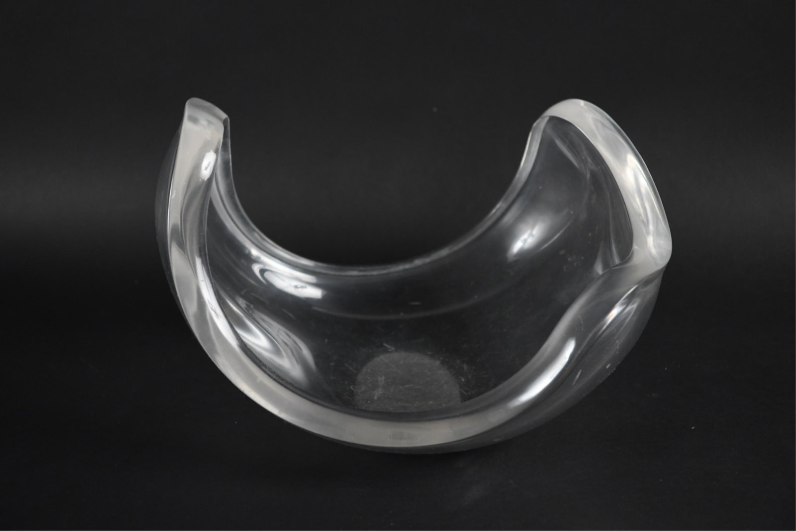 LARGE ABSTRACT "ASTROLITE" LUCITE BOWL ATTR. RITTS: Very large abstract centerpiece bowl, molded helicopter plexi or lucite. Attributed to Herb Ritts Co. circa 1960s or 1970s, from the "Astrolite" line. Dimensions: H 12" x W 18" x D 14" Condition: Some