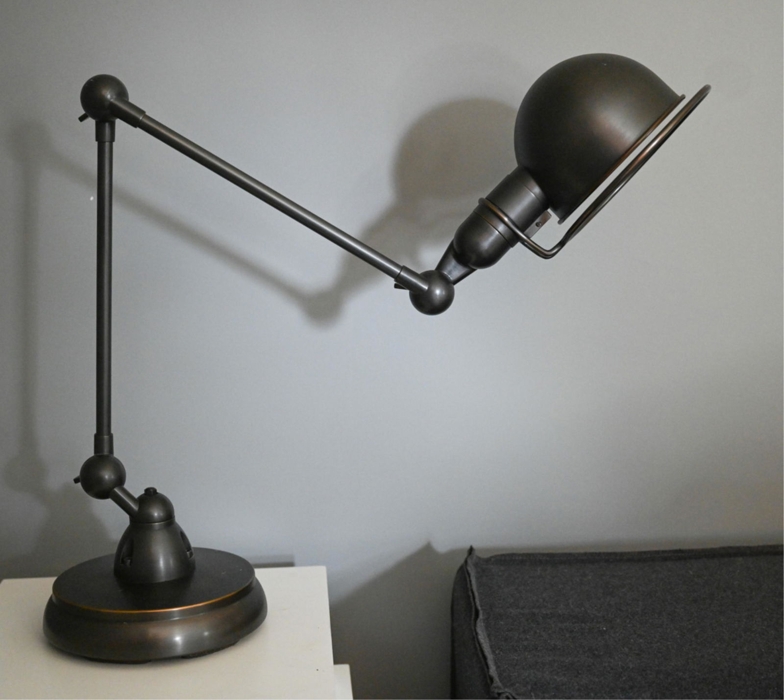 CONTEMPORARY INDUSTRIAL ADJUSTABLE ARM TABLE LAMP (1 of 8)