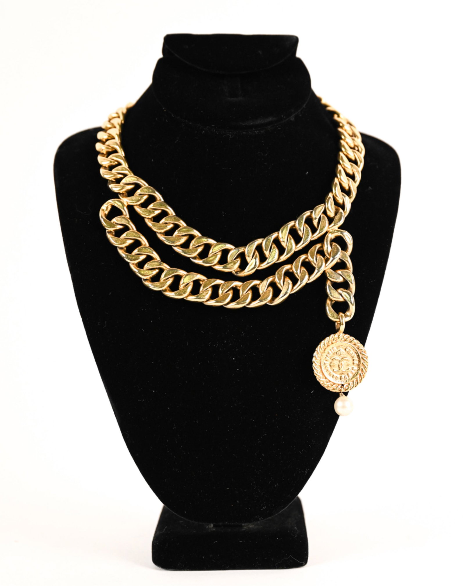 RARE C. 1960'S CHANEL RUE CAMBON MEDALLION CHOKER (1 of 11)