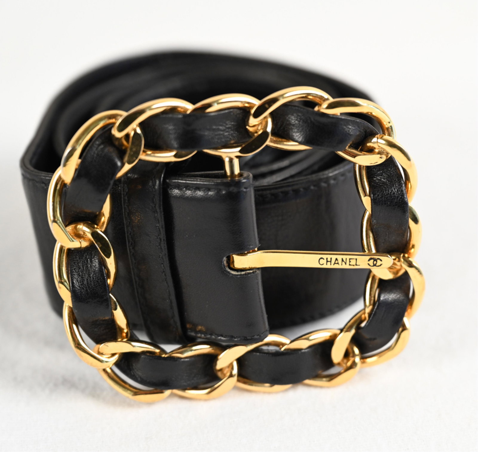 VINTAGE CHANEL LEATHER CHAIN BUCKLE BELT (1 of 8)