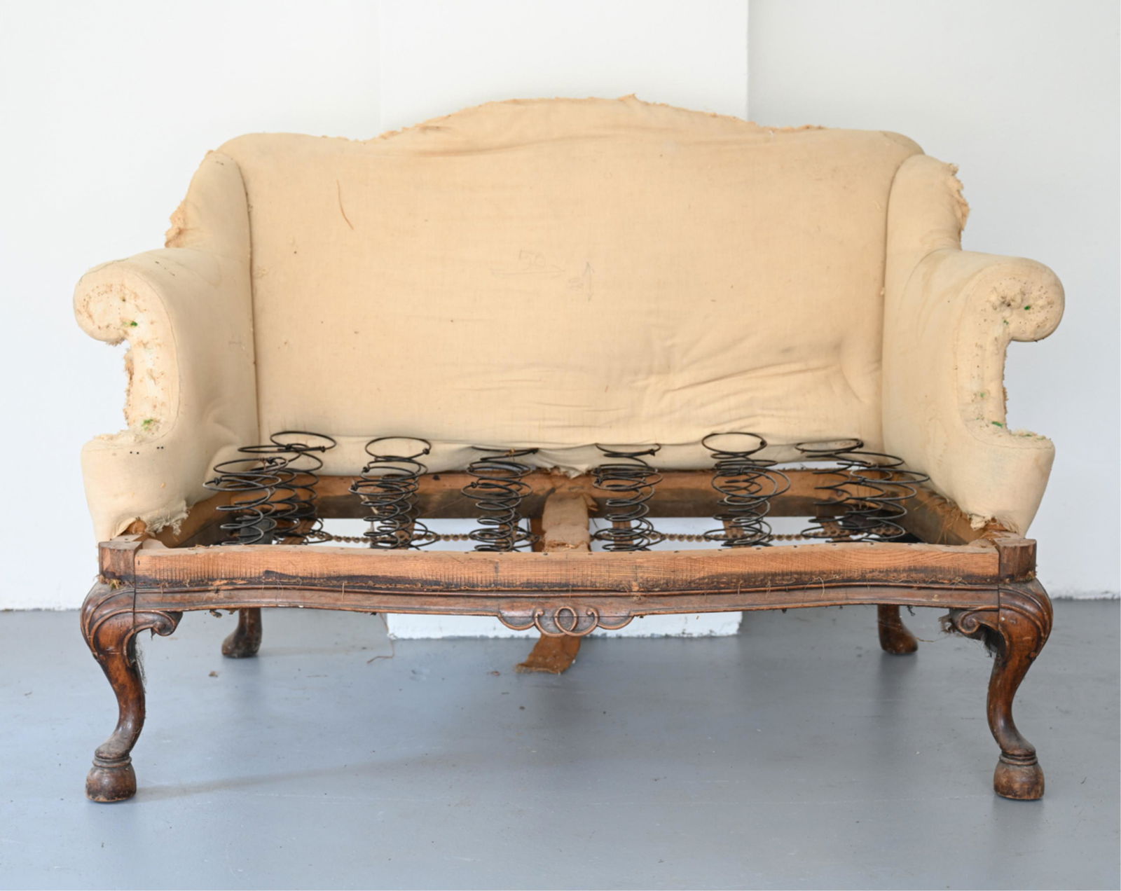 QUEEN ANNE STYLE ANTIQUE SETTEE FRAME (1 of 15)