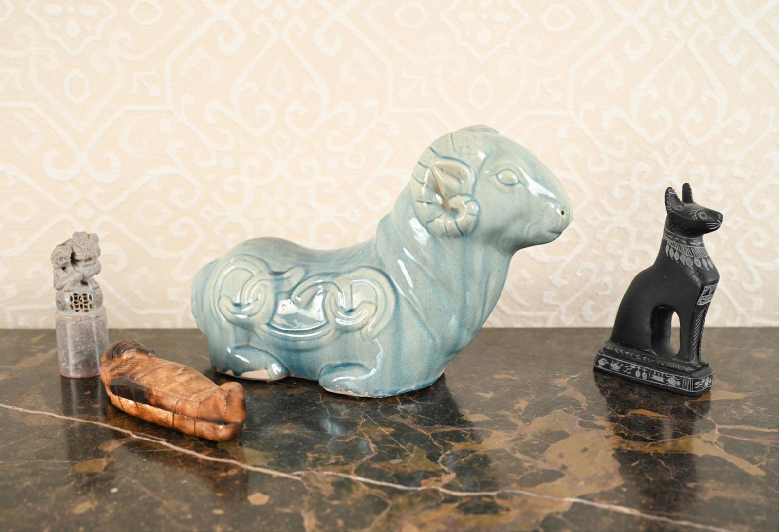 DECORATIVE GROUPING INCL. CHINESE (1 of 17)