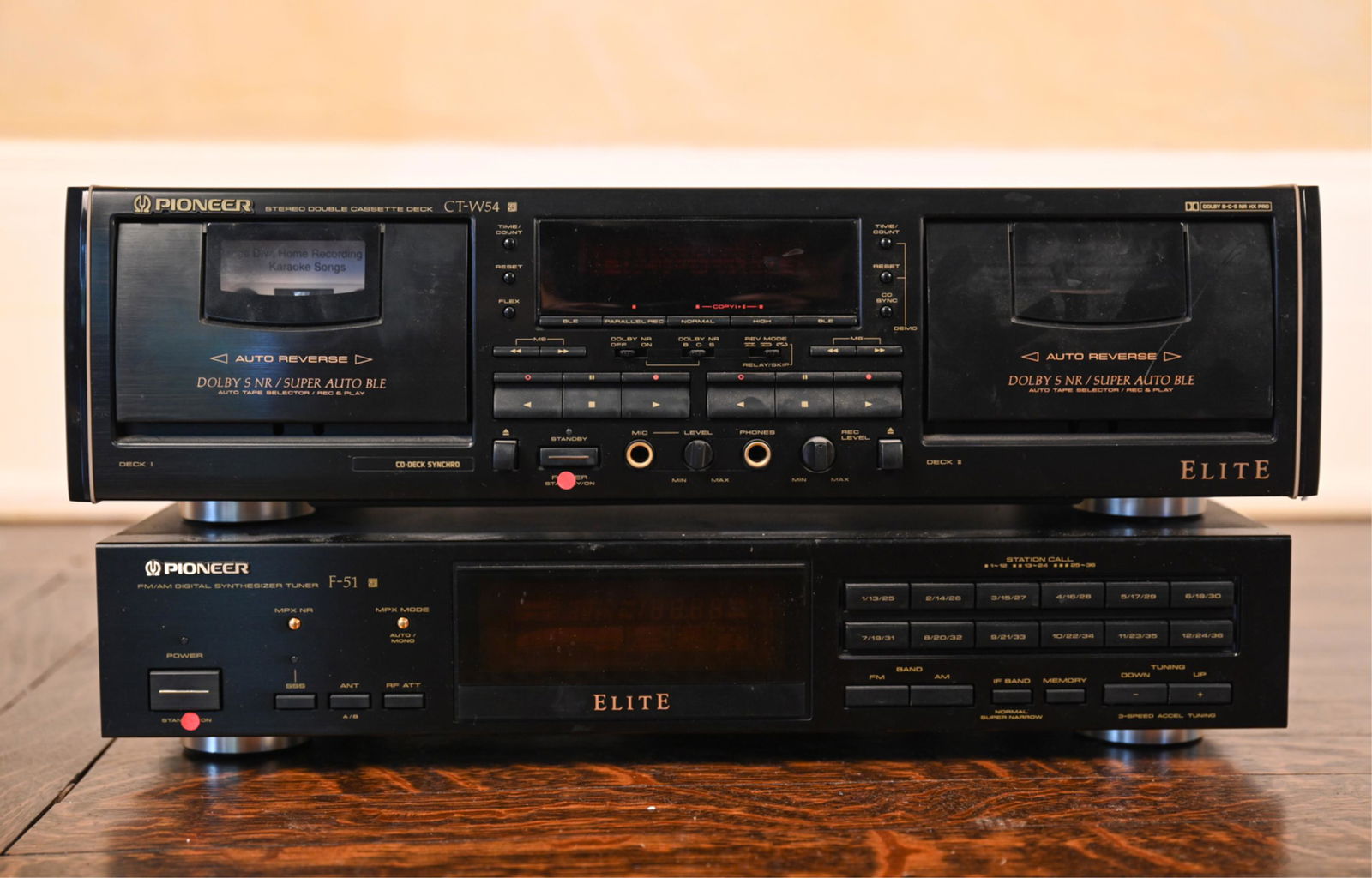 PIONEER CASSETTE DECK CT-W54 & TUNER F-51 (1 of 13)