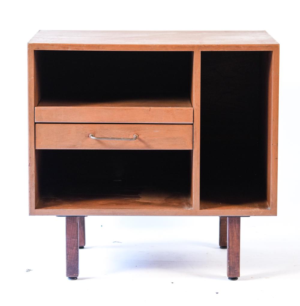 JENS RISOM MID-CENTURY END TABLE (1 of 17)