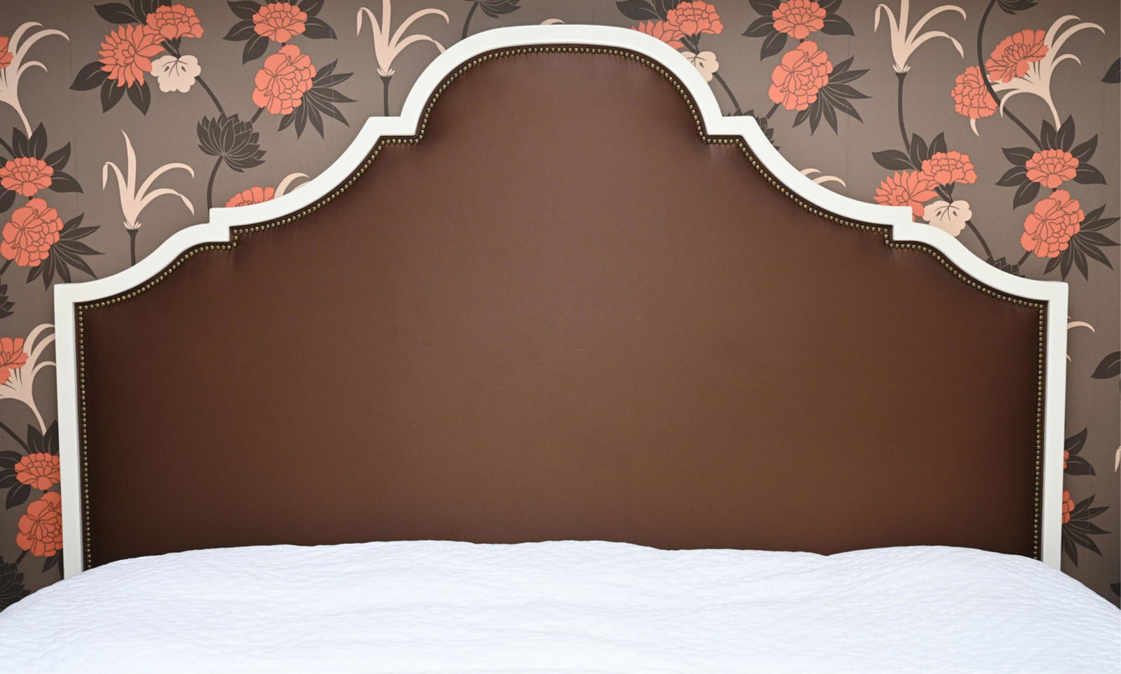 HICKORY CHAIR CO. UPHOLSTERED KING HEADBOARD (1 of 9)