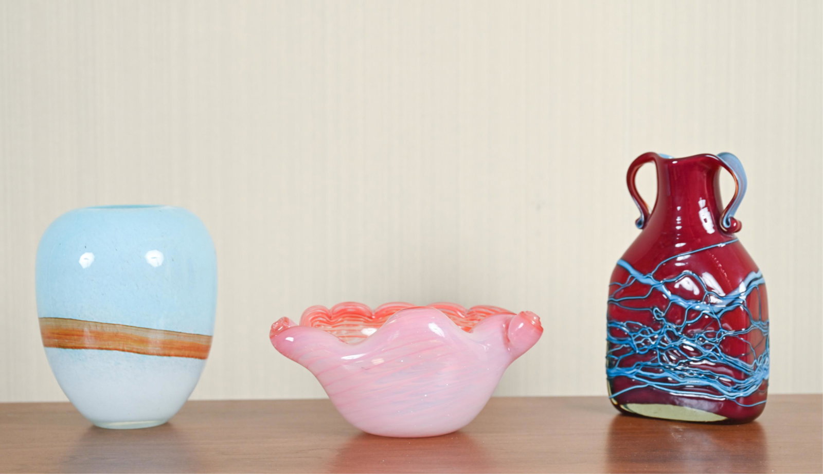 GROUPING OF CONTEMPORARY ART GLASS (1 of 15)