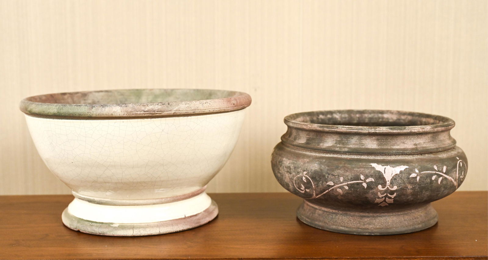 (2) SMITH & HAWKEN CERAMIC EARTHENWARE PLANTERS (1 of 10)