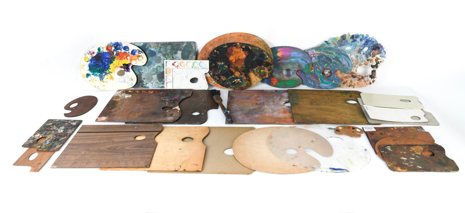 LARGE GROUPING OF VINTAGE ARTIST PALETTES (1 of 11)