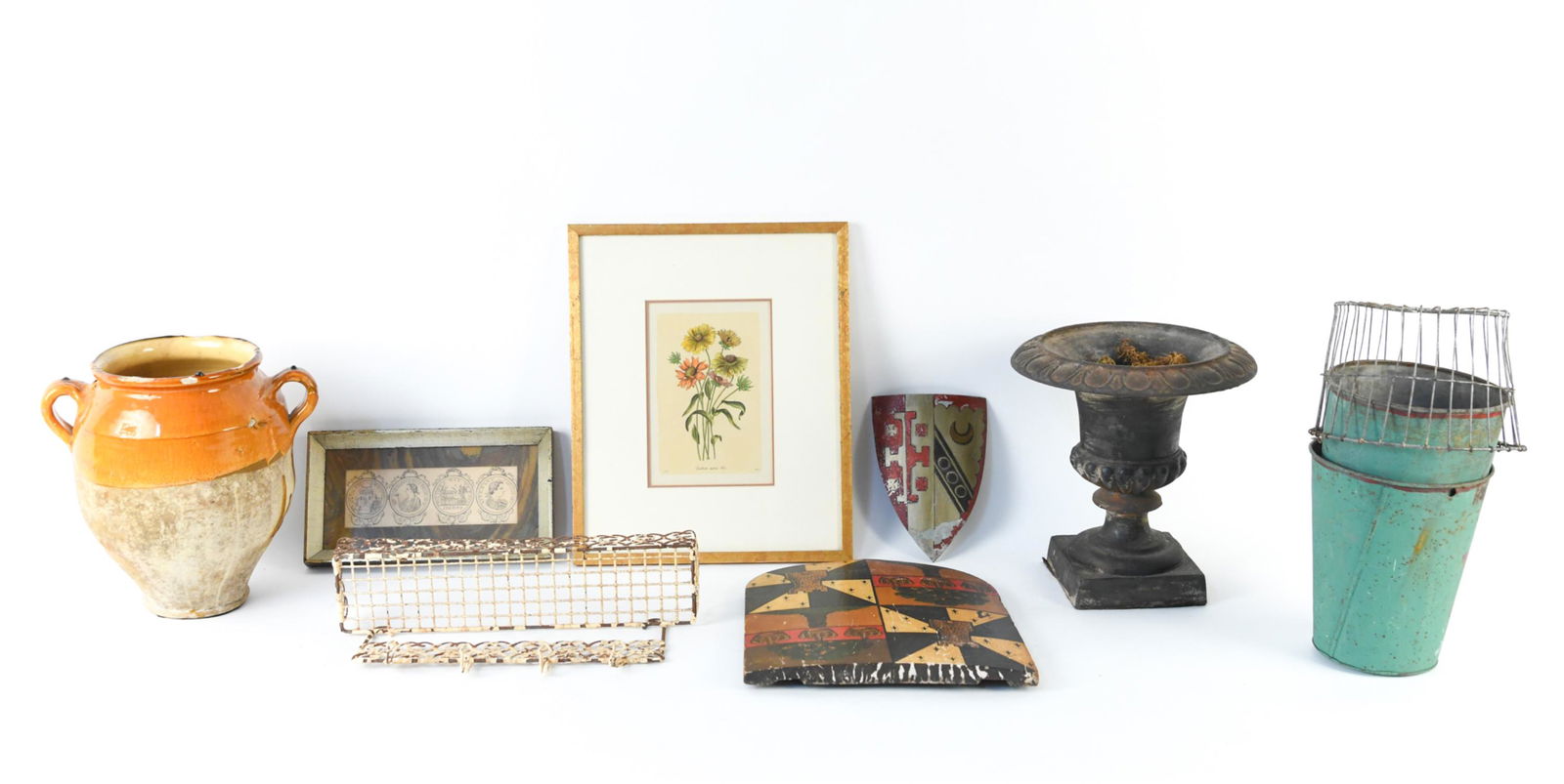 LARGE DECORATIVE GROUPING INCL. URN (1 of 19)