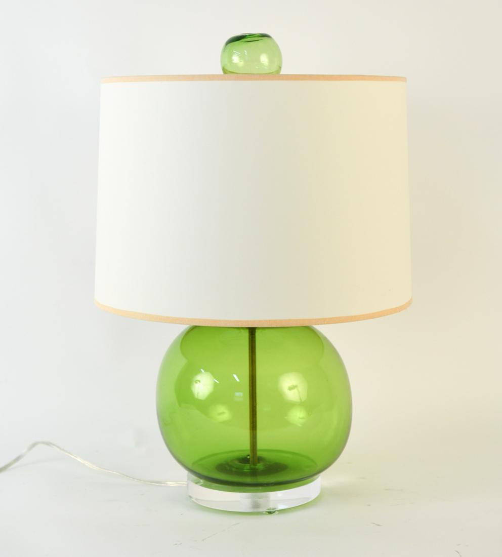 LUCITE & GREEN GLASS TABLE LAMP (1 of 11)