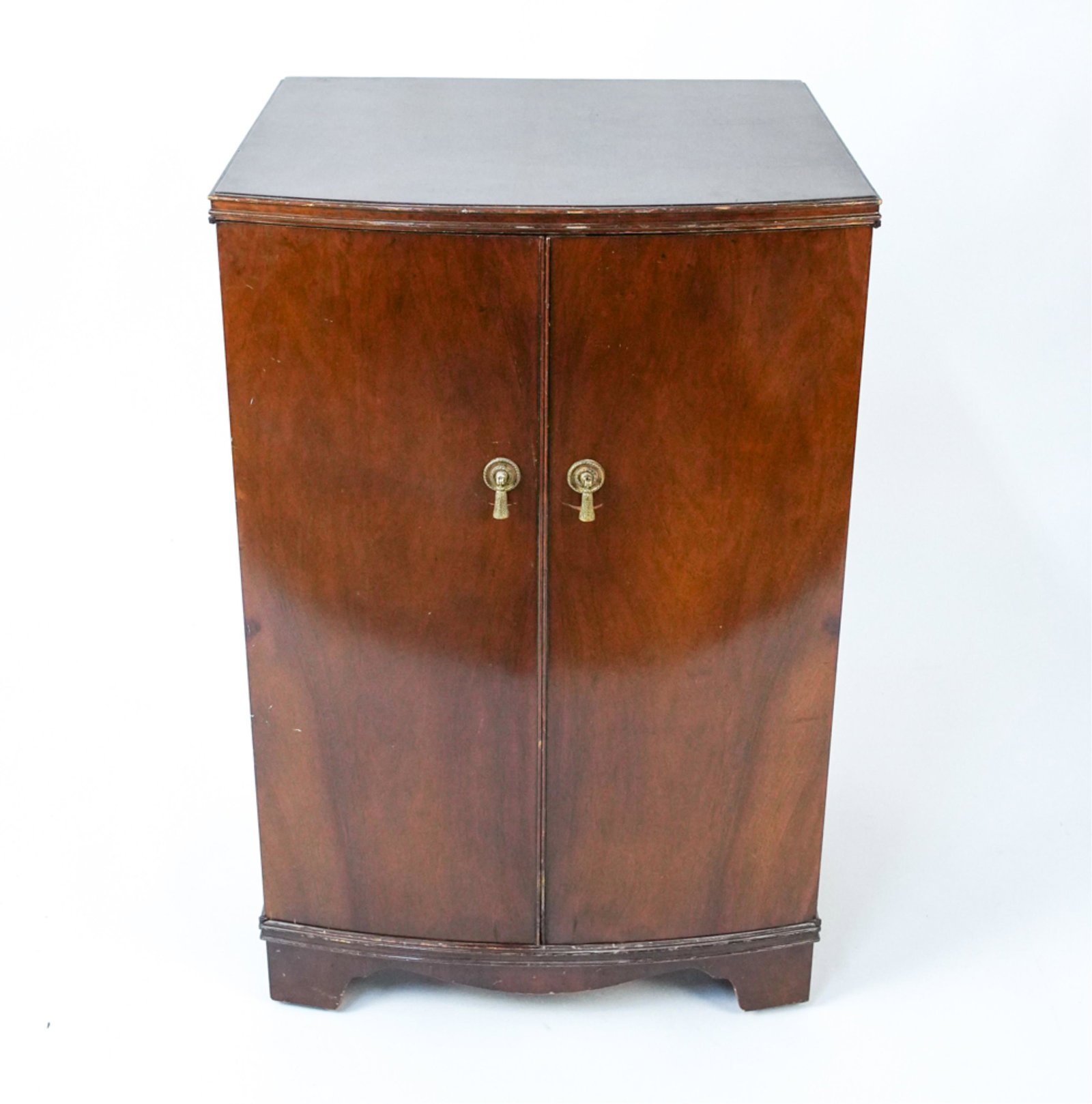 VINTAGE DECCA CABINET: Dimensions: H 36" x W 23.5" x D 21" Condition: Water marks, scratches and rippling to top. Scratches and dings to finish