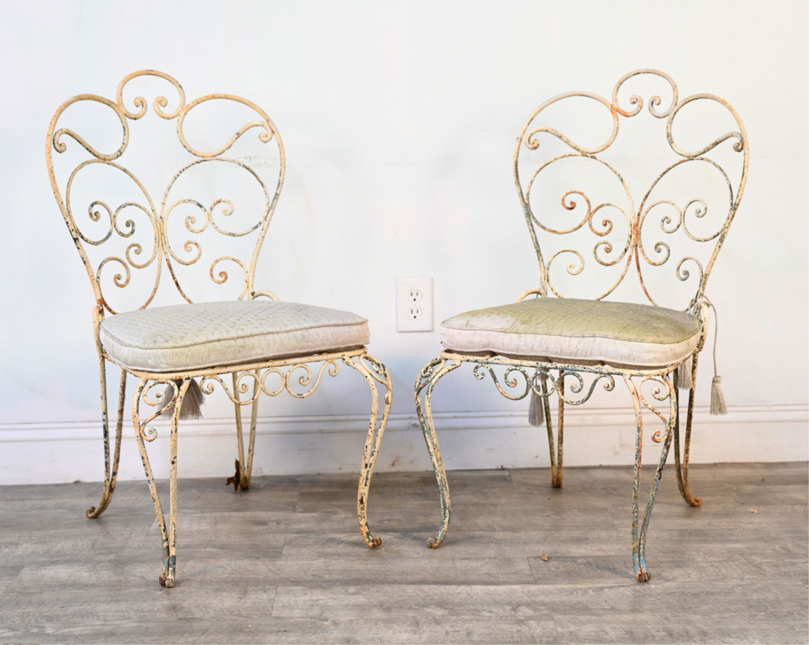 PAIR OF PAINTED IRON OUTDOOR BISTRO CHAIRS (1 of 10)