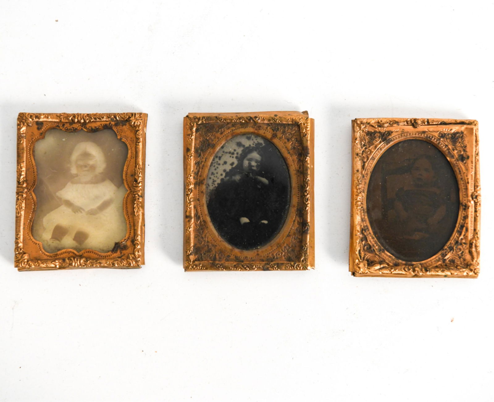 (3) ANTIQUE PHOTOGRAPHS OF CHILDREN (1 of 5)