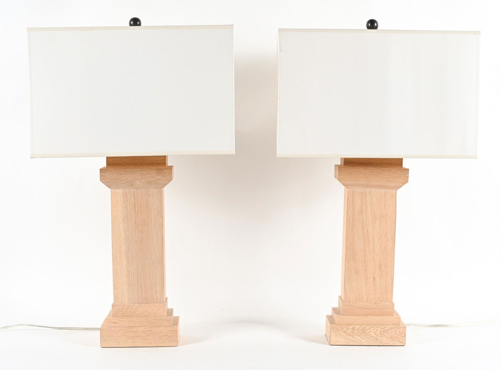 PAIR VISUAL COMFORT OAK & BRONZE TABLE LAMPS (1 of 10)