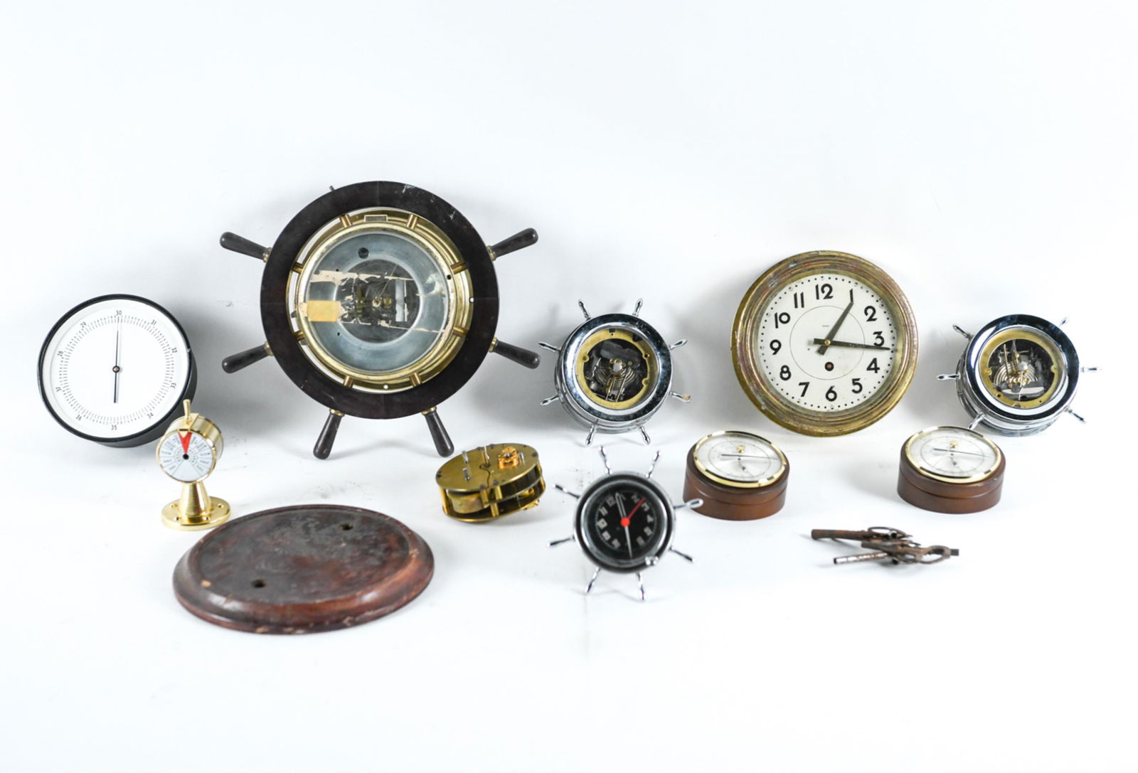 GROUPING OF NAUTICAL CLOCKS & GAUGES (1 of 13)