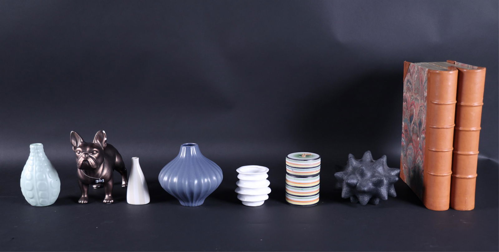 DECORATIVE GROUPING INCL. JONATHAN ADLER (1 of 16)