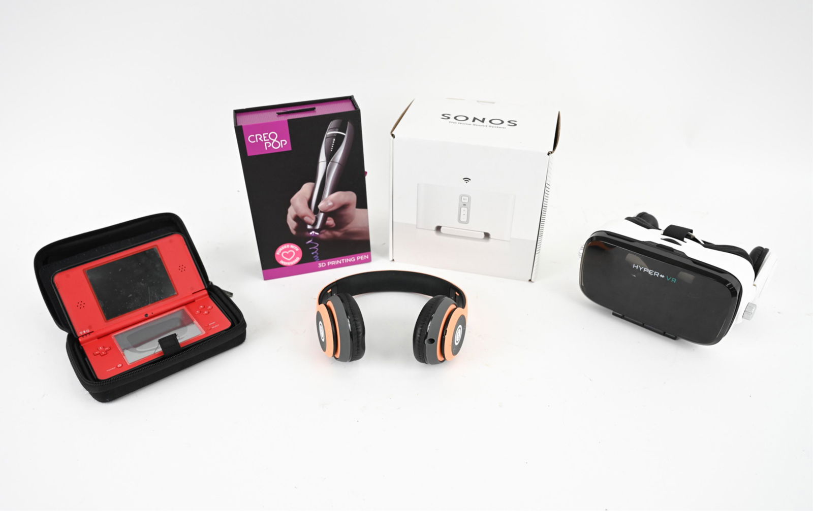 GROUPING OF ENTERTAINMENT ELECTRONICS (1 of 11)