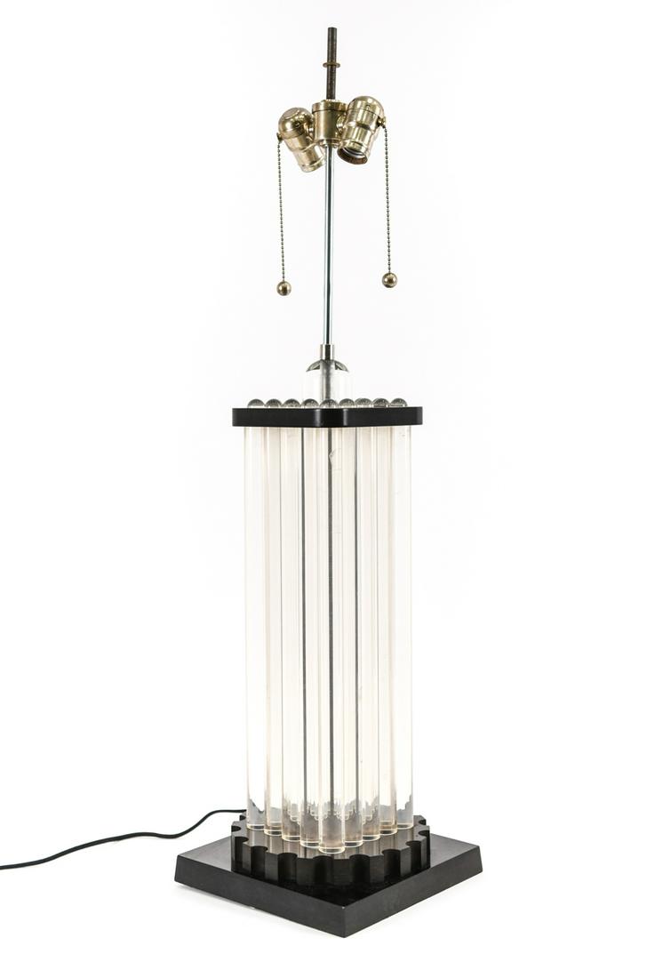 VINTAGE MODERN LUCITE TABLE LAMP (1 of 11)