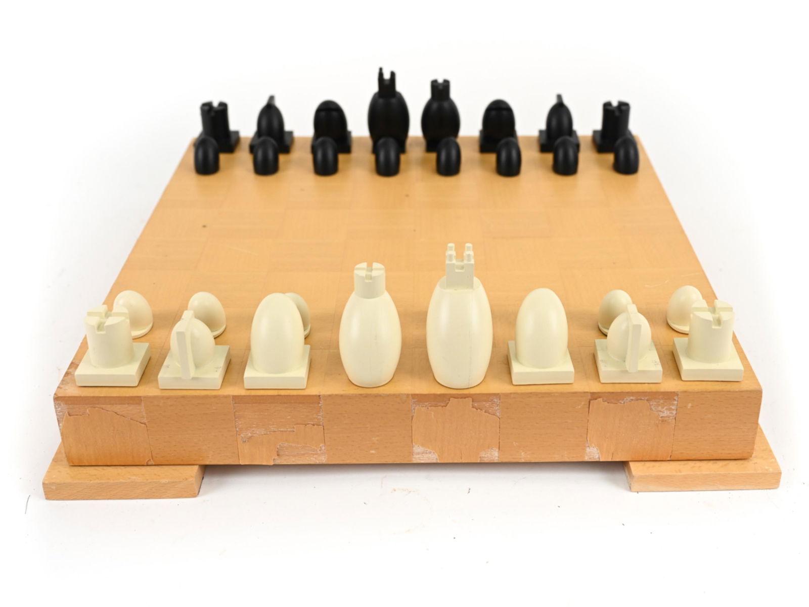 MICHAEL GRAVES POST-MODERN BRAUN CHESS SET (1 of 15)