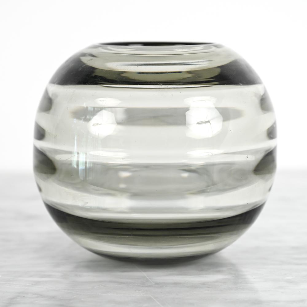 C. 1930 EDWARD HALD ORREFORS SMOKED GLASS VASE (1 of 8)