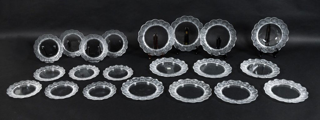 LALIQUE HONFLEUR CRYSTAL DINNER SERVICE FOR 10 (1 of 13)