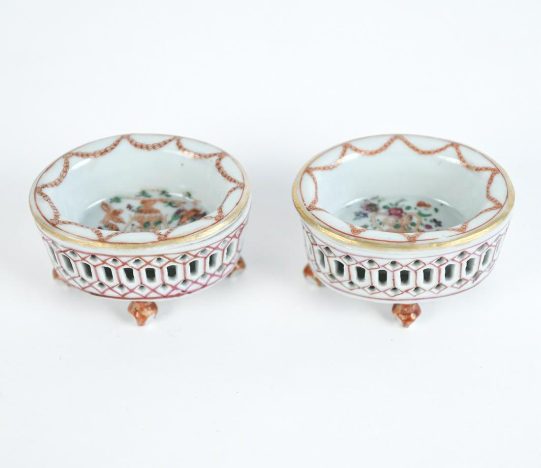 (2) ANTIQUE CHINESE EXPORT PORCELAIN SALT CELLARS (1 of 9)