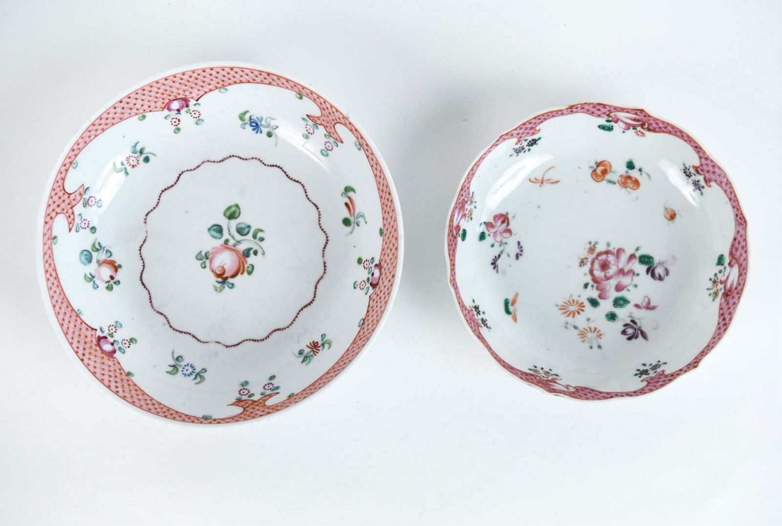 (2) SMALL ANTIQUE LOWESTOFT CHINESE EXPORT BOWLS (1 of 12)