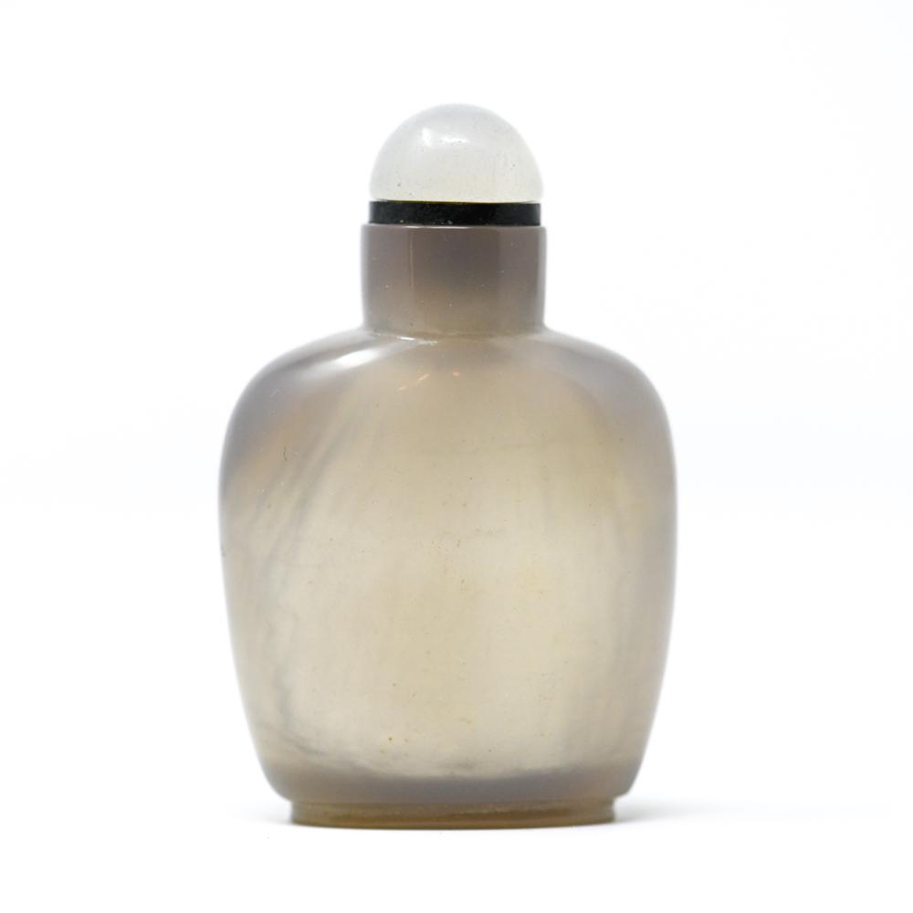 CHINESE JADE SNUFF BOTTLE (1 of 10)