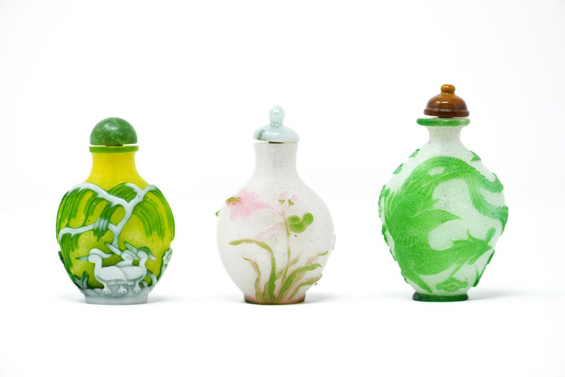 (3) CHINESE PEKING GLASS SNUFF BOTTLES (1 of 20)
