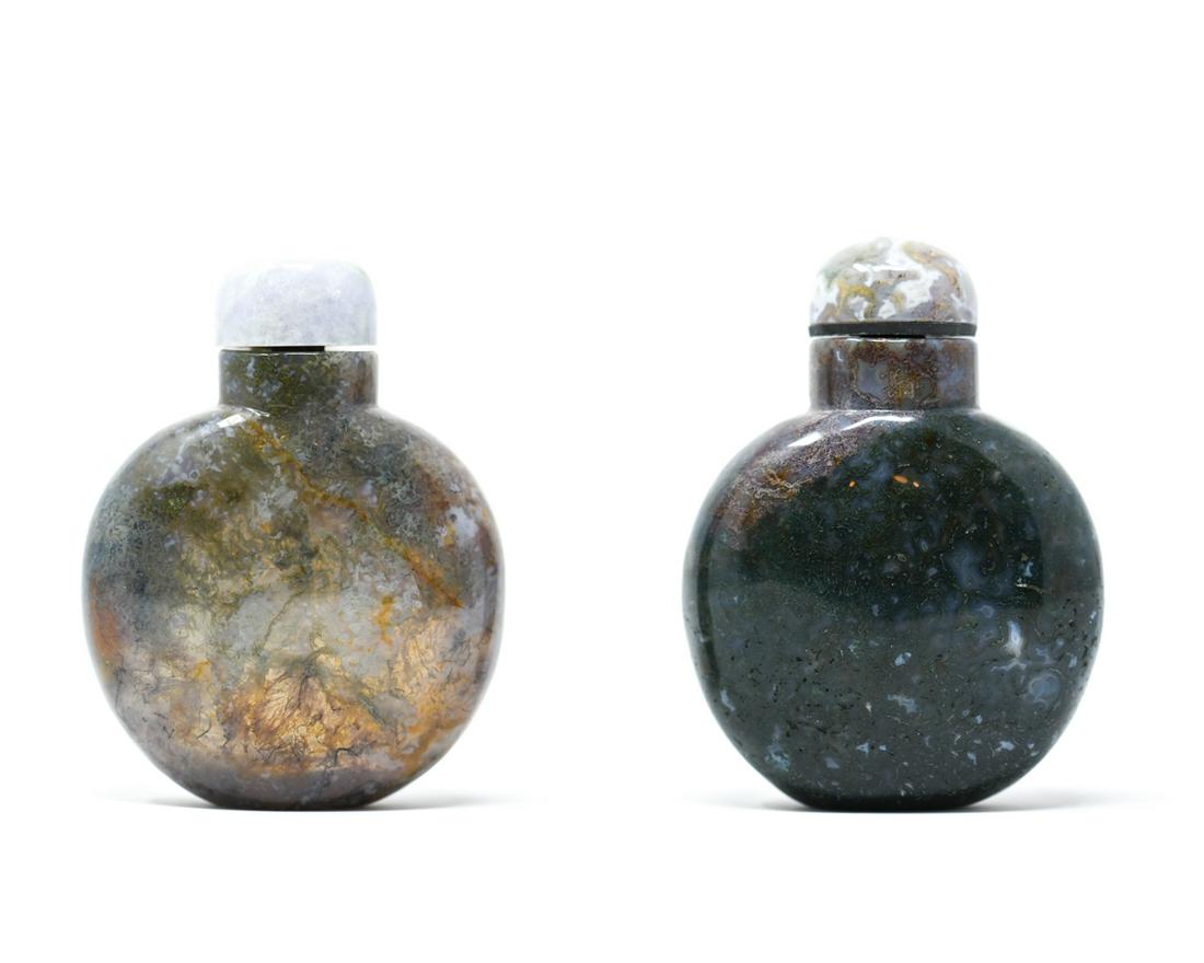 (2) CHINESE CARVED AGATE SNUFF BOTTLES (1 of 8)