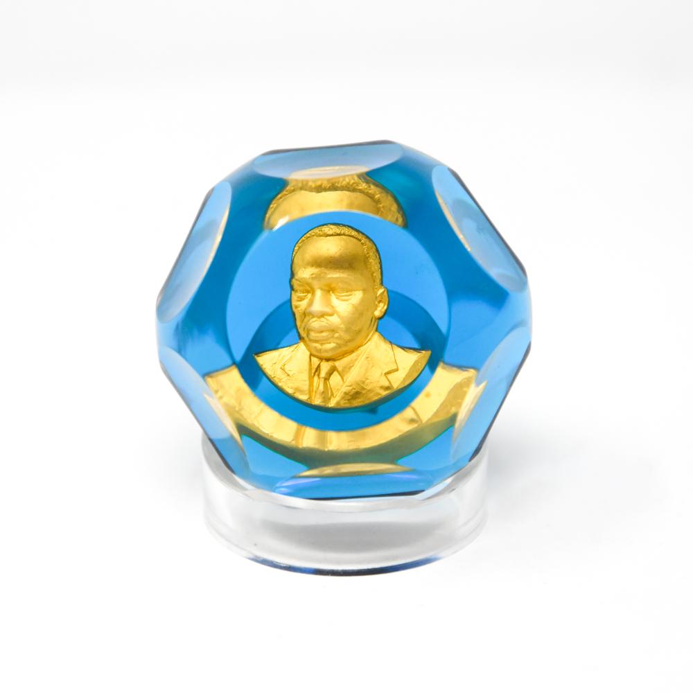 BACCARAT SULPHIDE CRYSTAL MLK PORTRAIT PAPERWEIGHT (1 of 7)