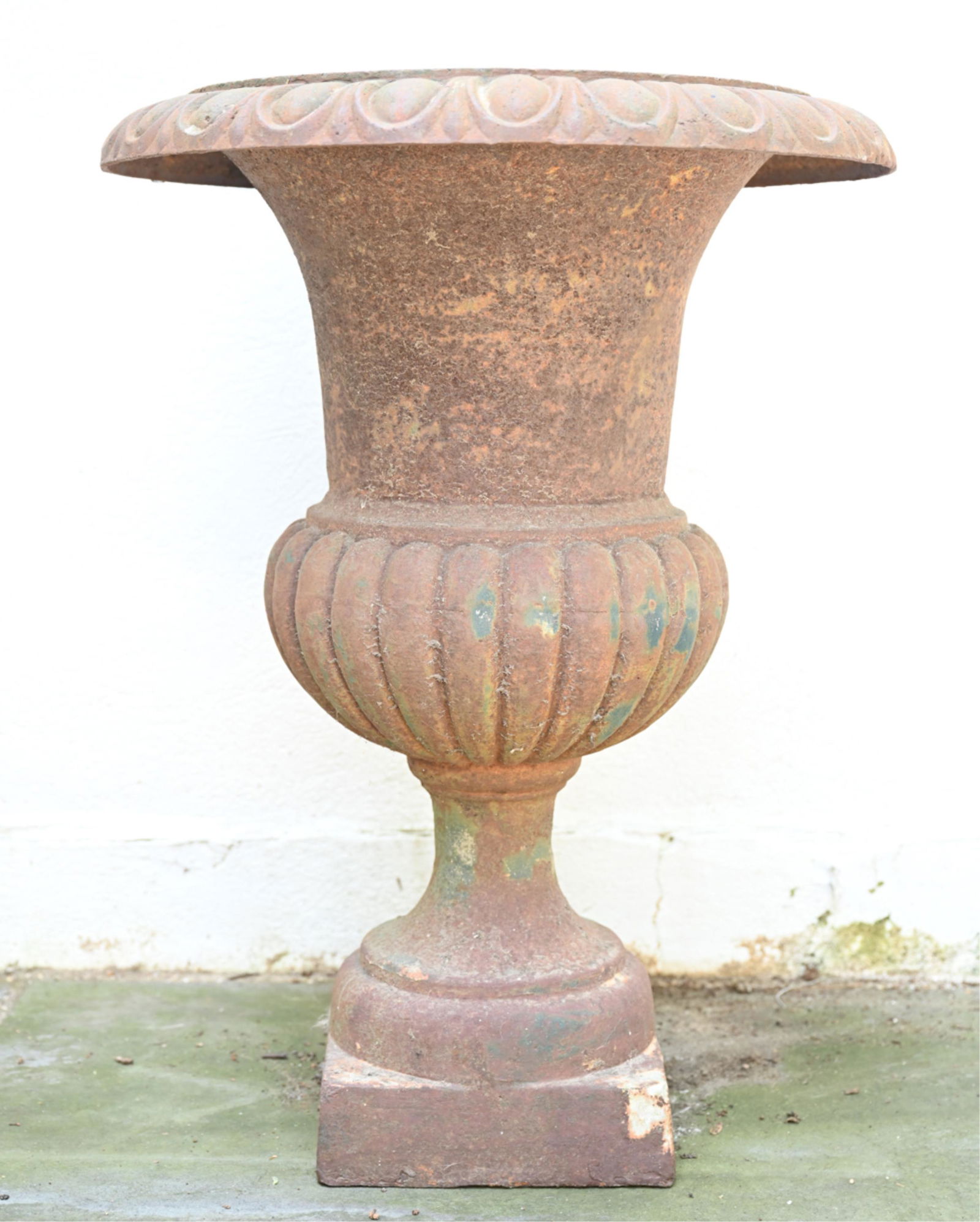 CAST IRON URN FORM PLANTER (1 of 11)