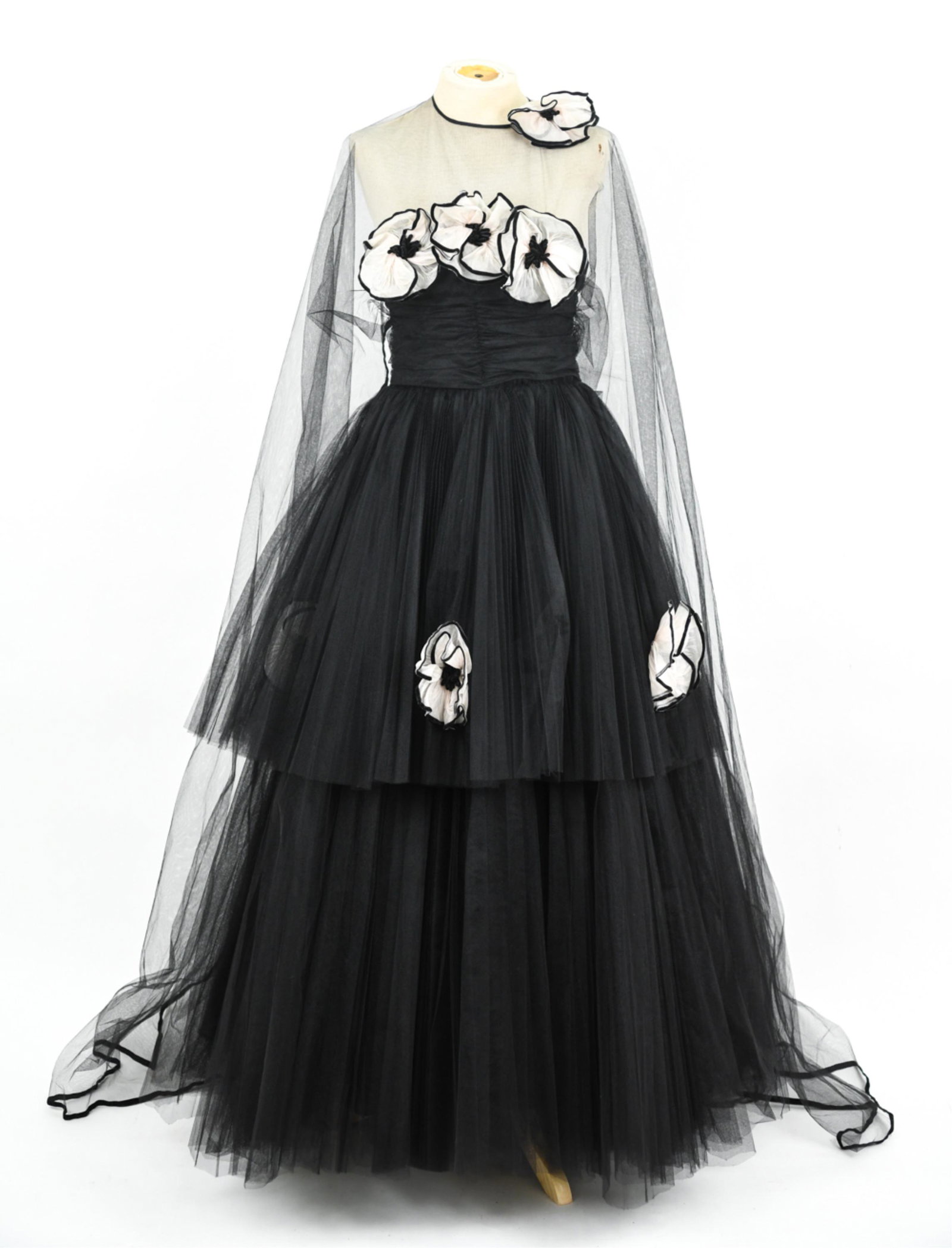 1950'S DEMI-COUTURE TULLE & SILK CAPE-BACK GOWN: Exceptional Italian demi-couture ball gown in tulle and heavy silk faille, with velvet tuxedo buttons, a cape back, and strapless neckline; decorated throughout with appliqued rosettes of ballerina pi