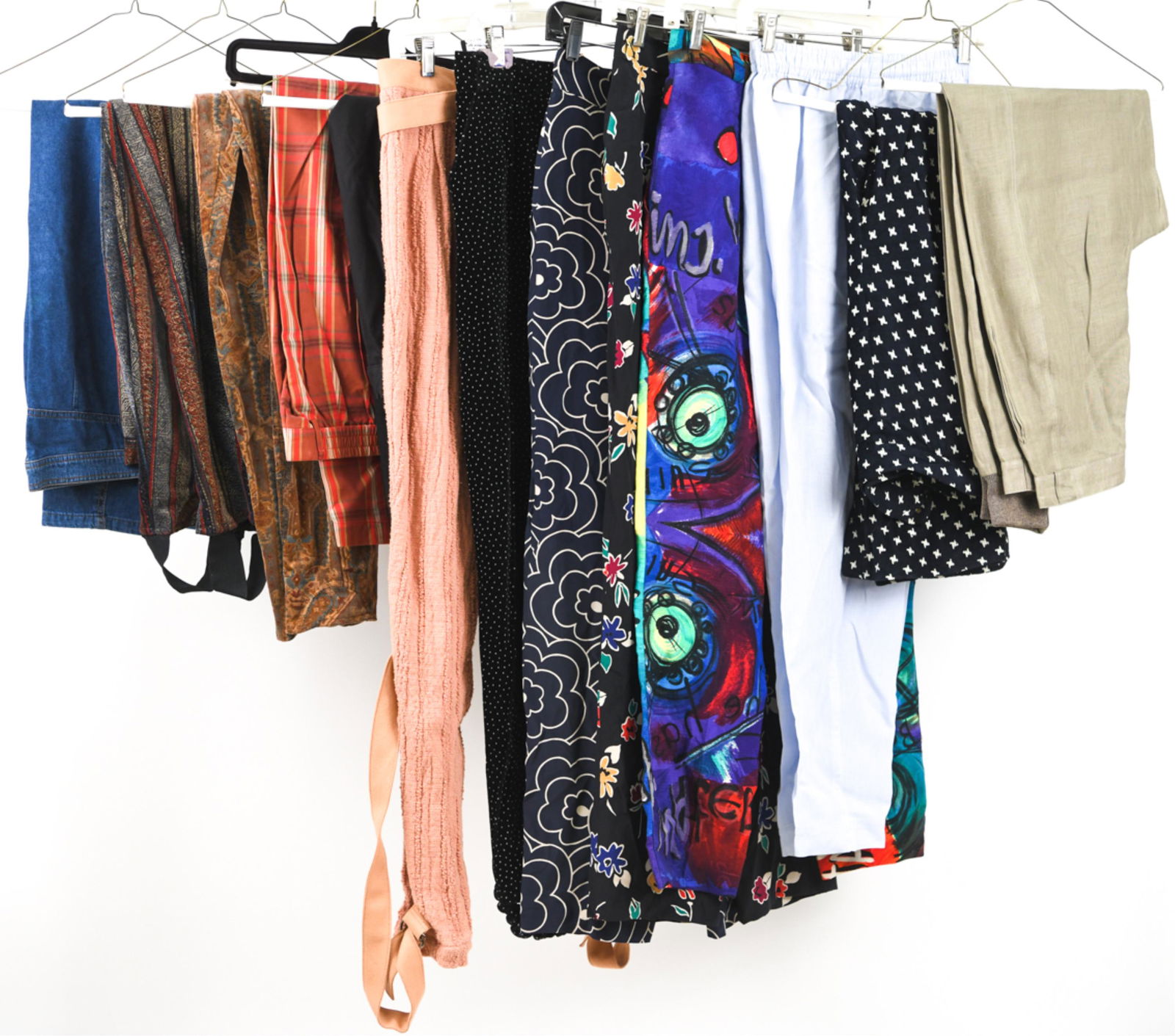 GROUPING OF WOMEN'S SLACKS (1 of 18)
