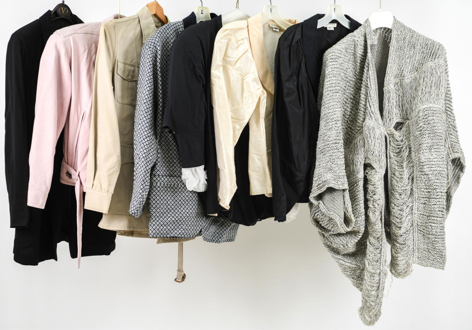 GROUPING OF WOMEN'S DESIGNER TOPS (1 of 14)