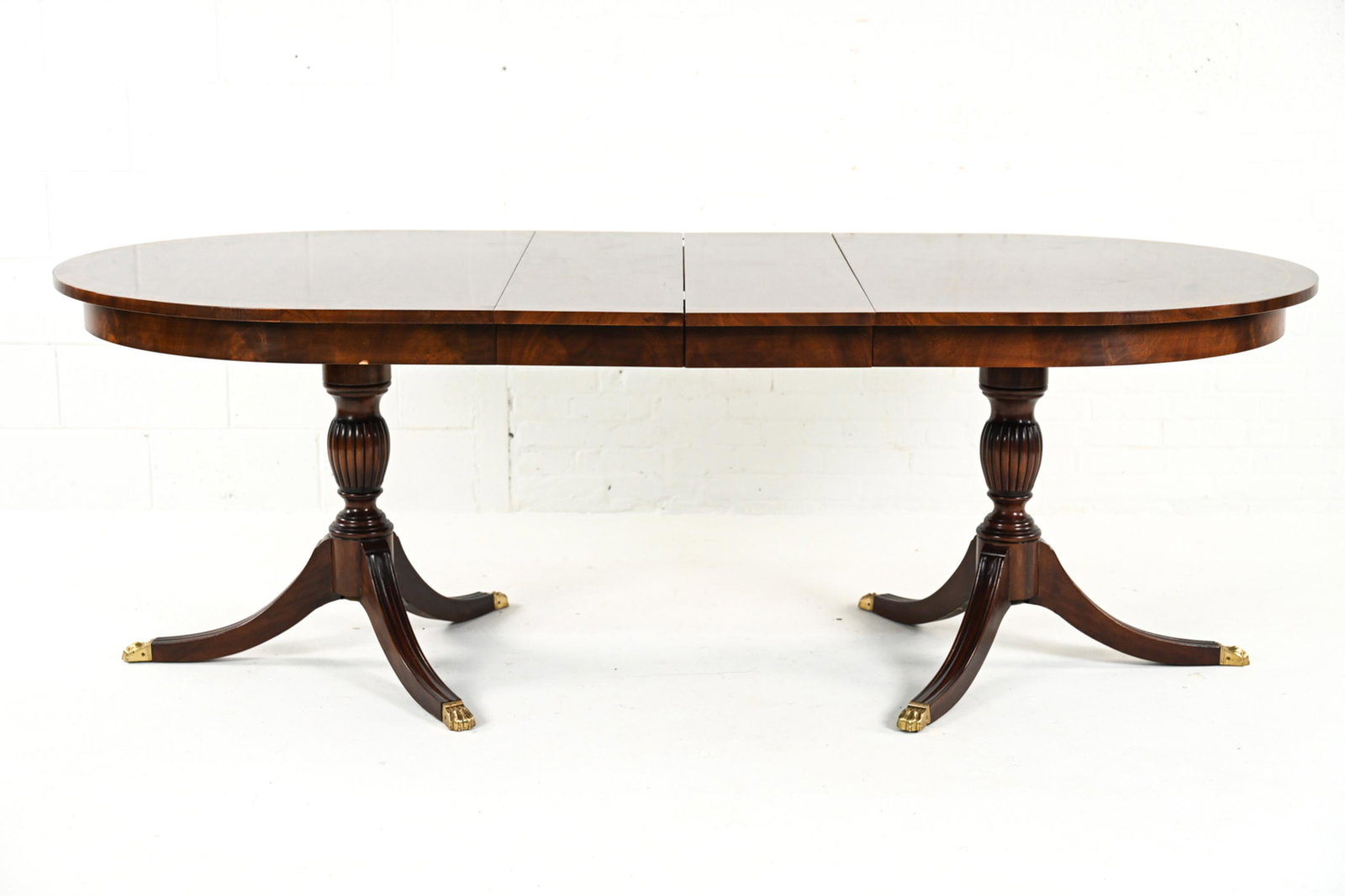 HENKEL-HARRIS MAHOGANY DINING TABLE (1 of 14)