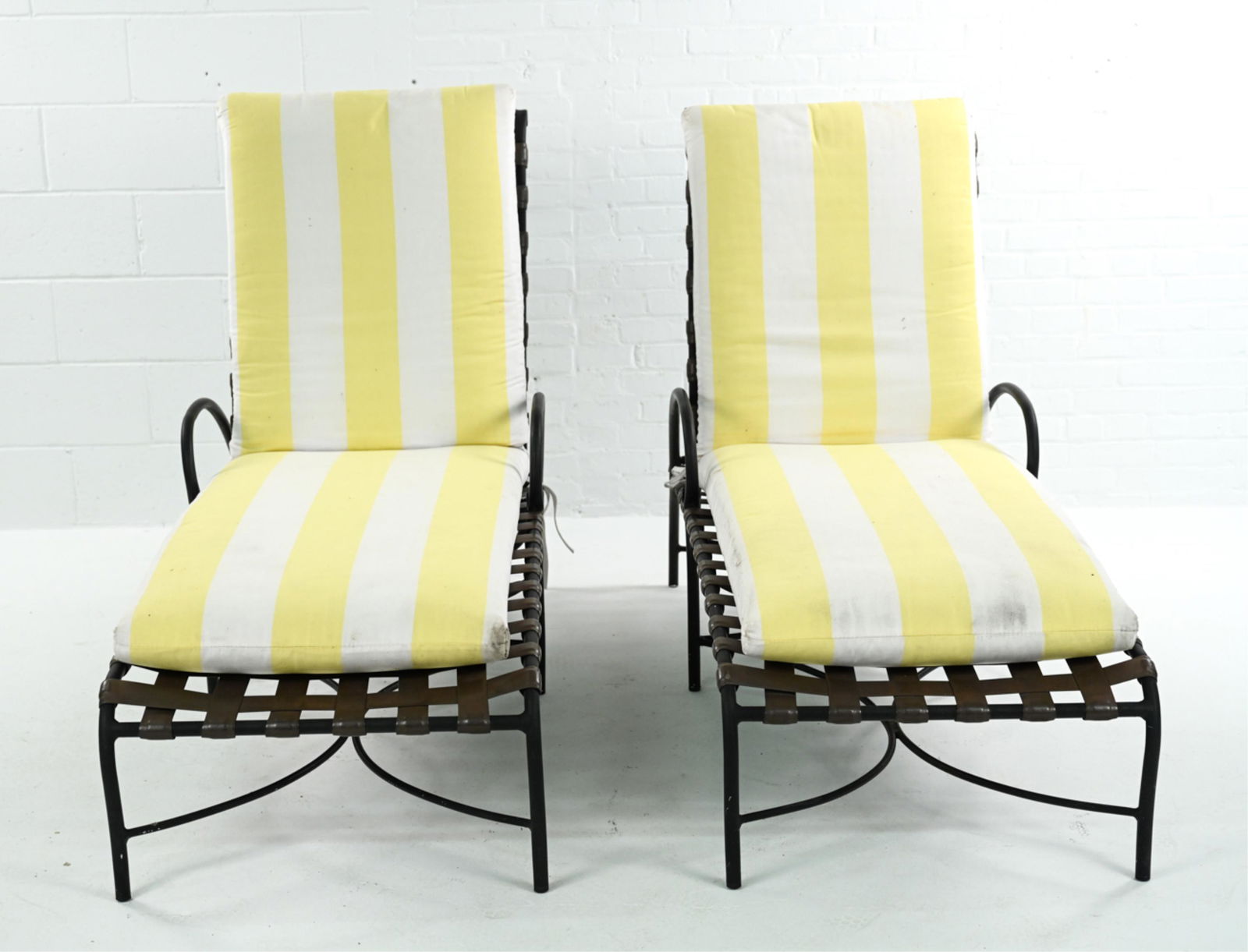 PAIR OF BROWN JORDAN OUTDOOR CHAISE LOUNGES (1 of 12)