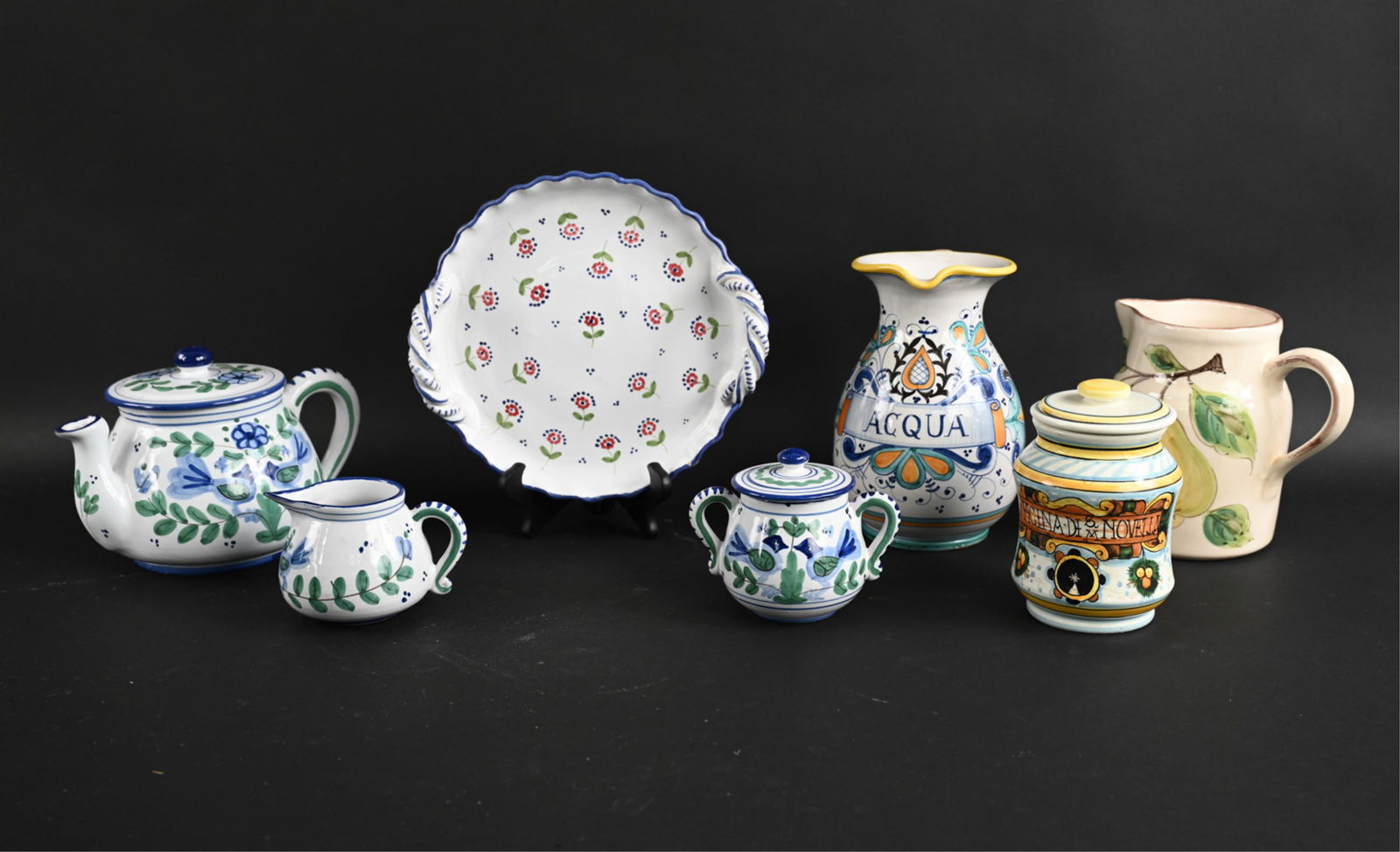 GROUPING OF HAND-PAINTED ITALIAN CERAMICS (1 of 18)