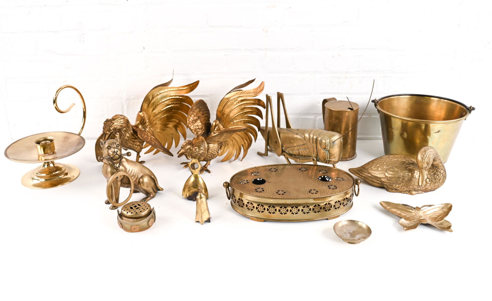 GROUPING OF DECORATIVE BRASS (1 of 15)