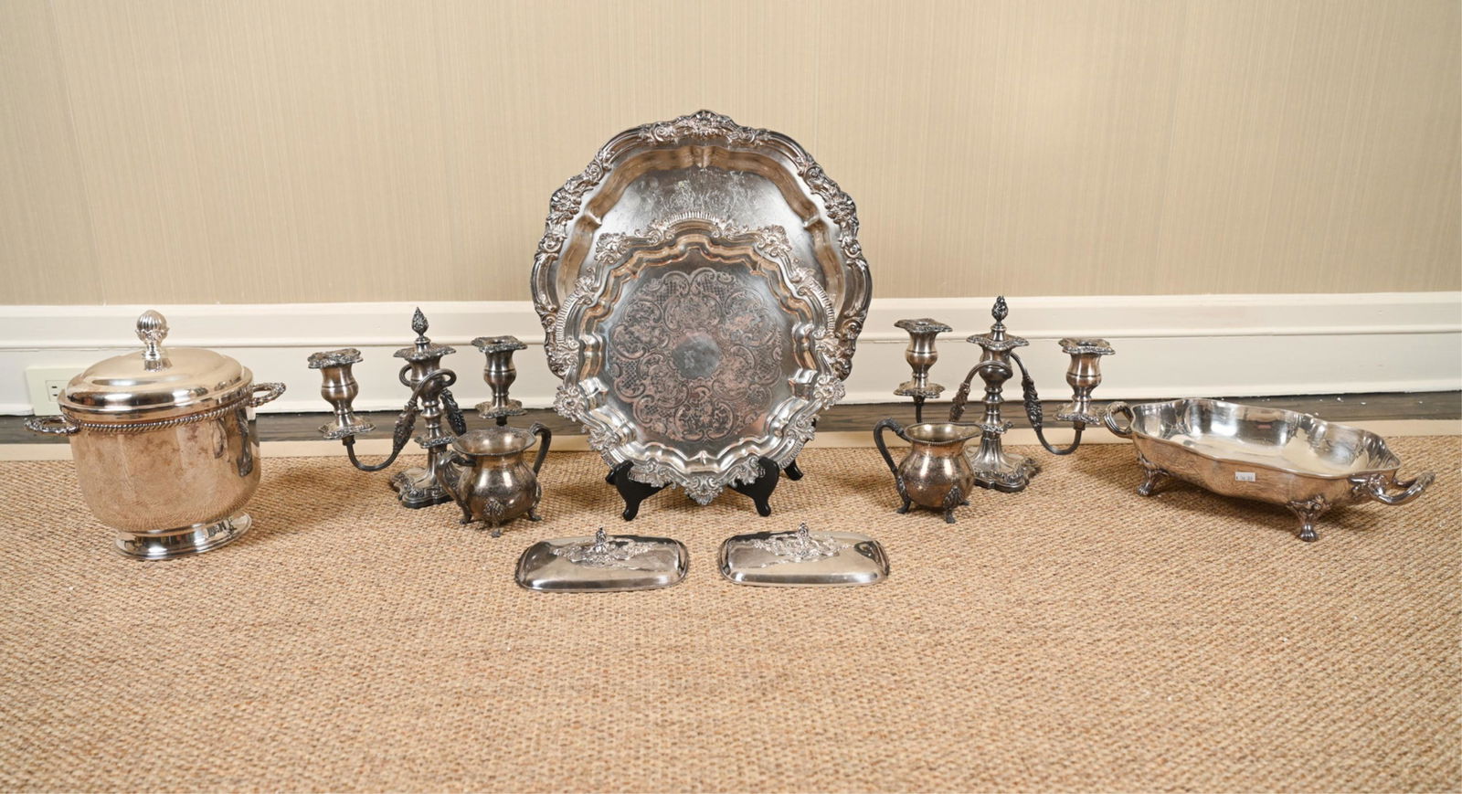 LARGE GROUPING VINTAGE & ANTIQUE SILVERPLATE (1 of 15)