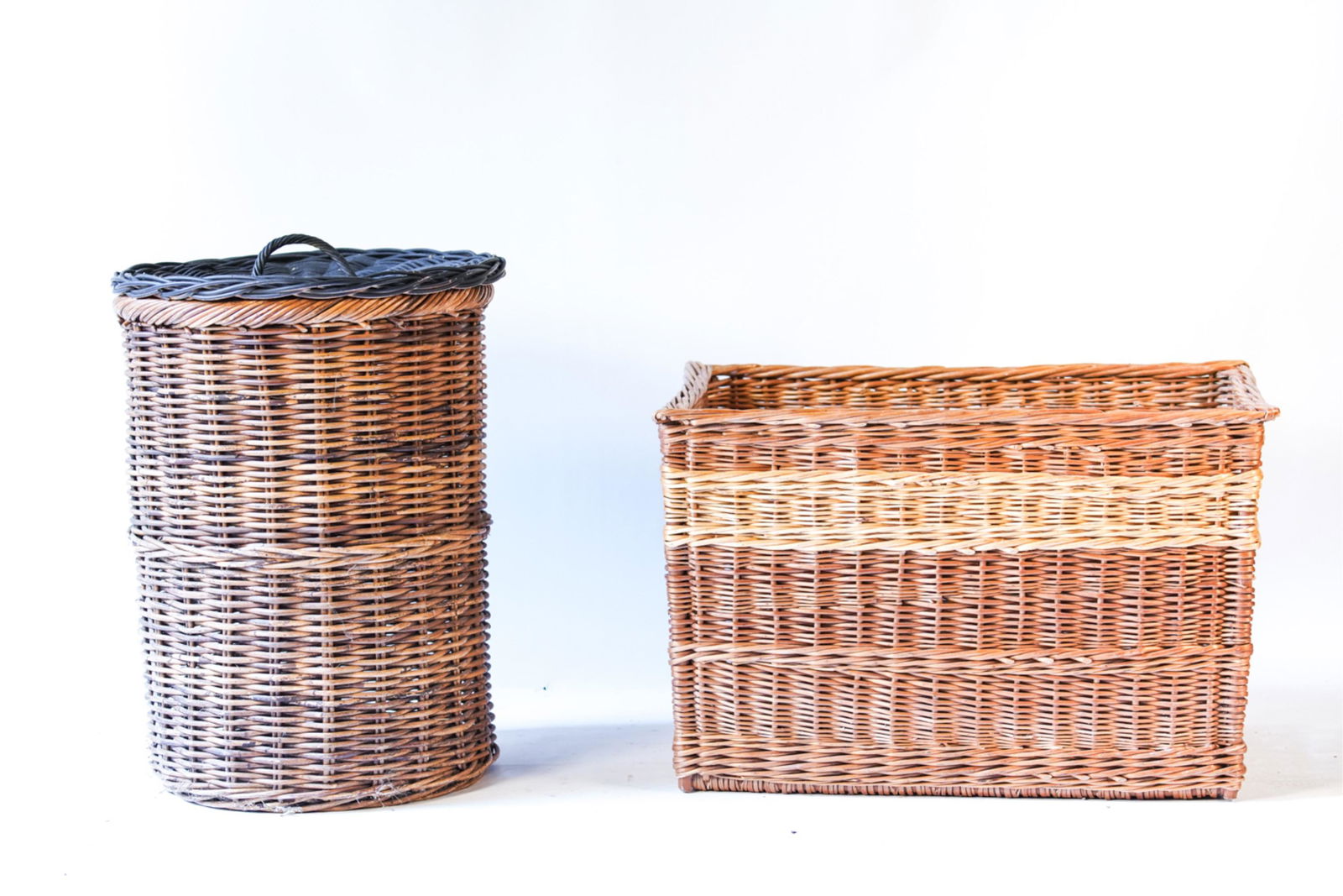 (2) LARGE WICKER BASKETS (1 of 11)