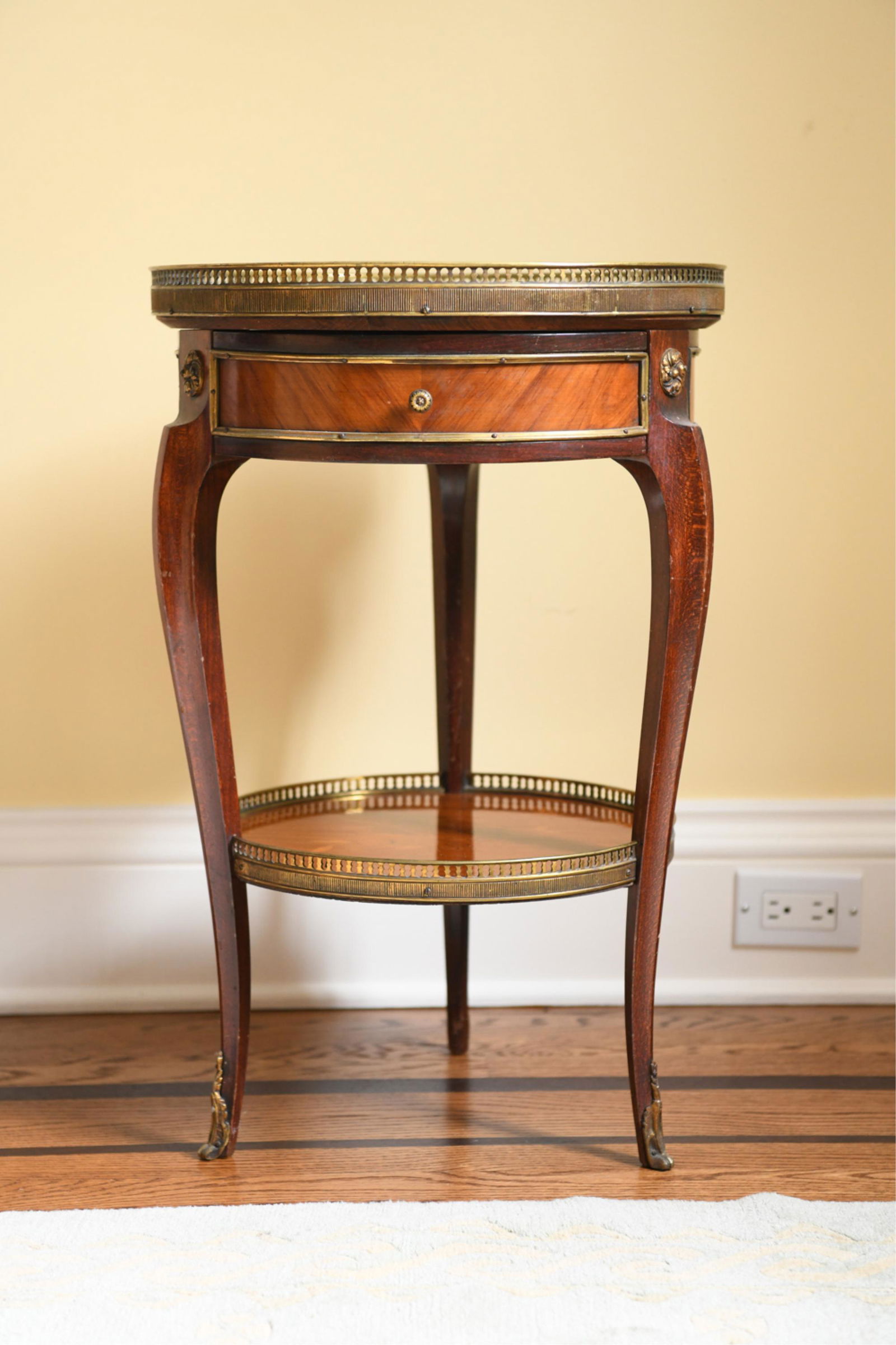 ANTIQUE MARBLE TOP FRENCH GUERIDON TABLE (1 of 11)