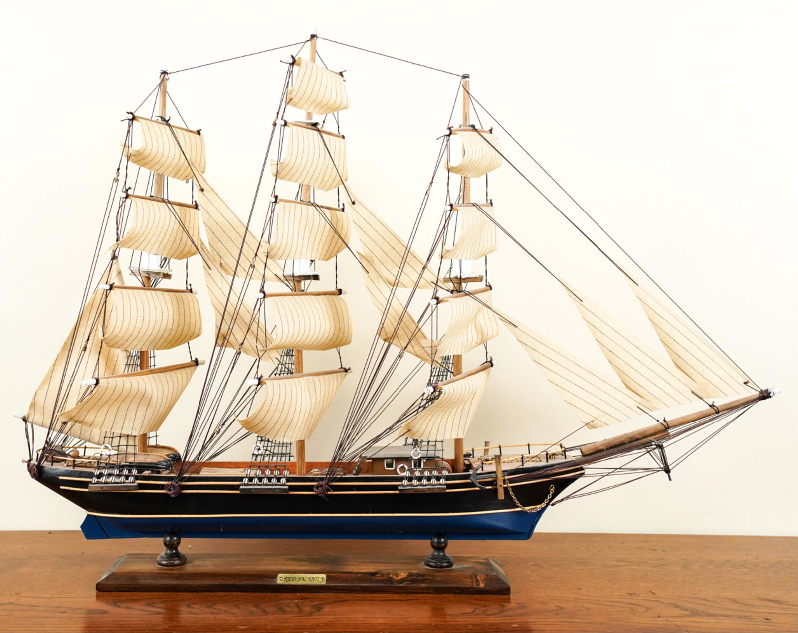 MODEL SAILING SHIP (1 of 14)