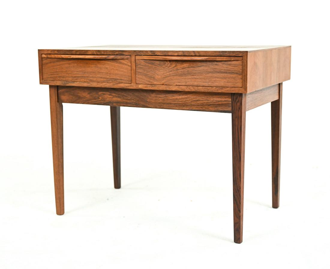 DANISH MODERN ROSEWOOD SIDE TABLE OR NIGHTSTAND (1 of 14)
