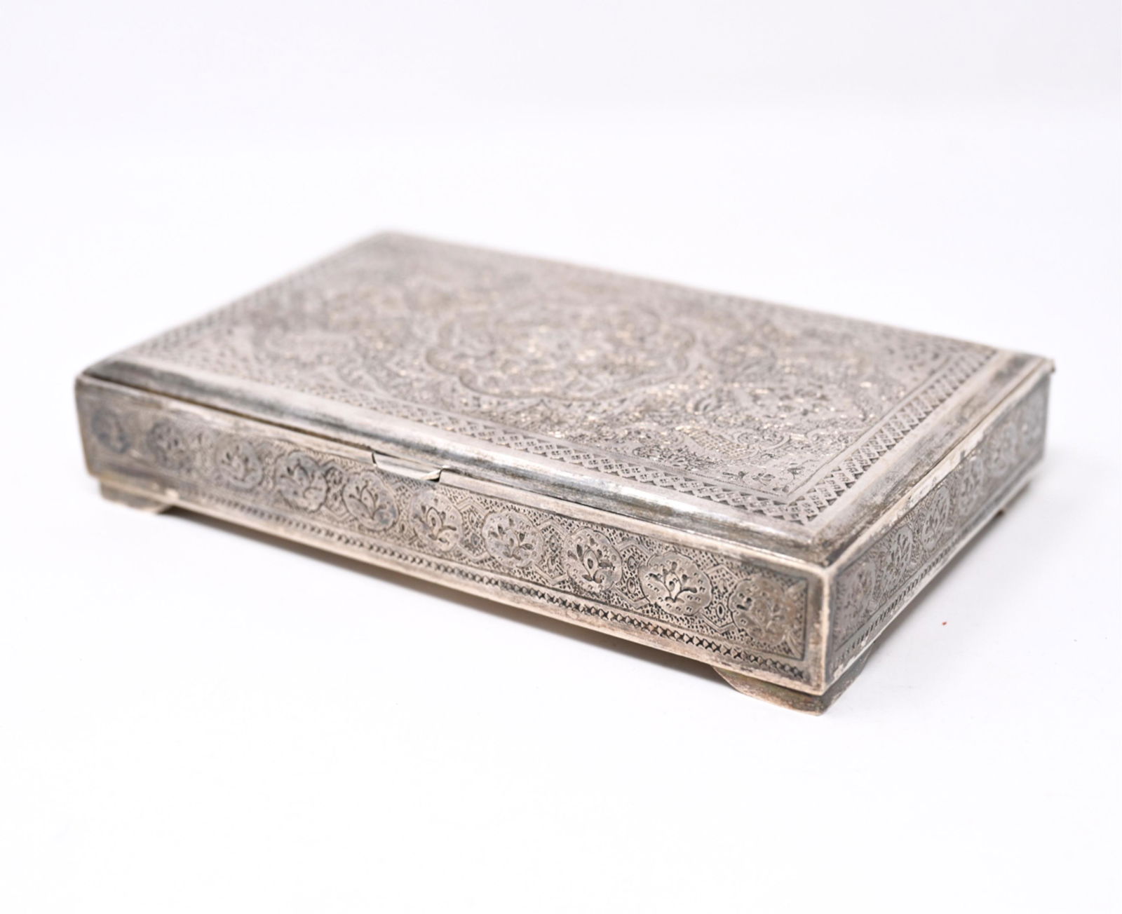 PERSIAN SILVERPLATE CIGARETTE CASE (1 of 12)